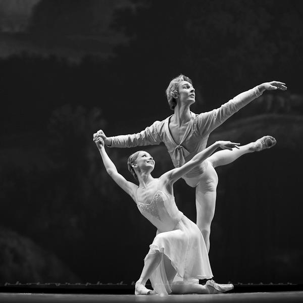 evgenia-obraztsova-semen-chudin-in-g-balanchins-classic-pas-de-deux-danceopen2012-5